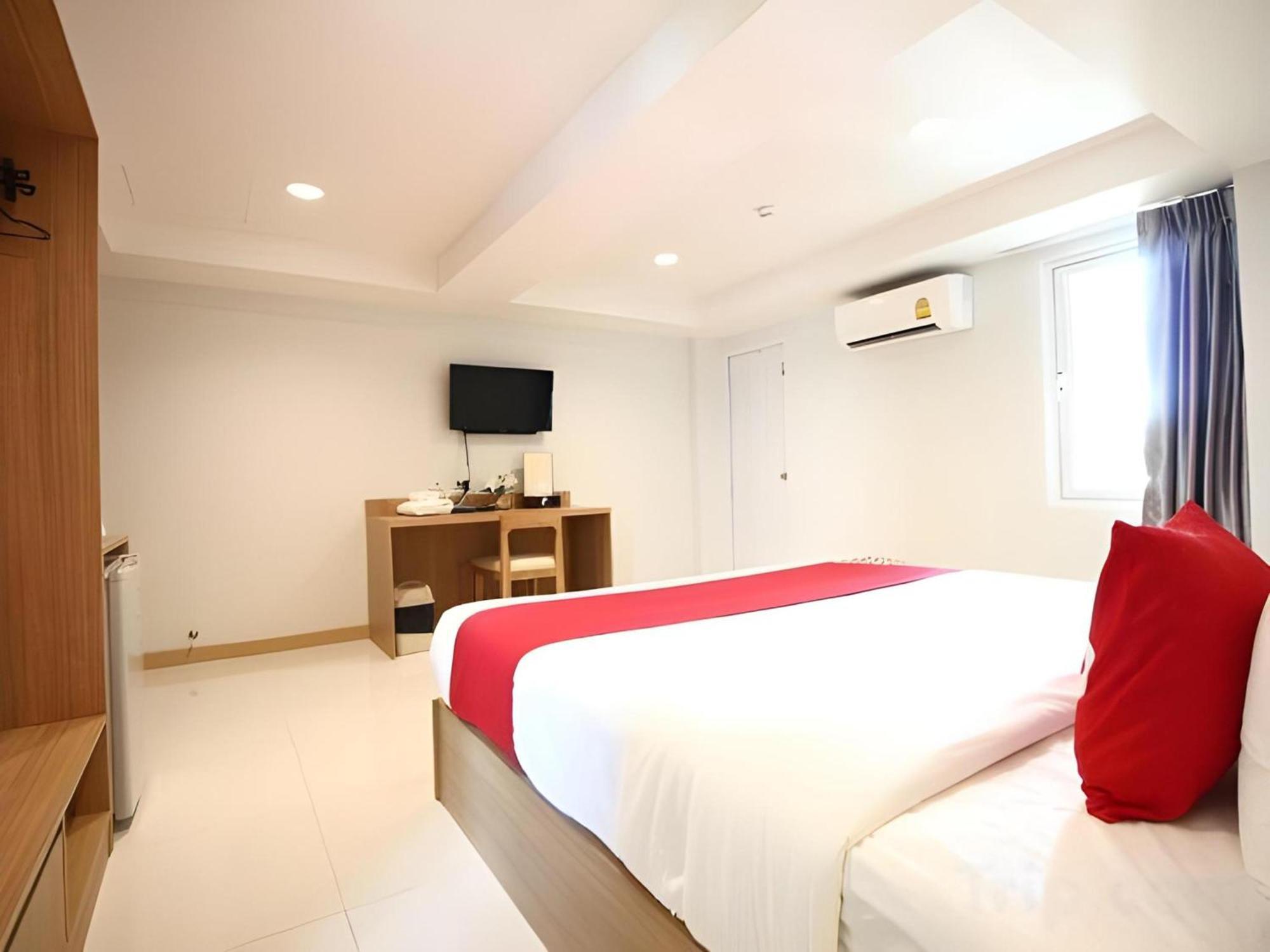 Super Oyo 483 Pannee Hotel Khaosan Banguecoque Exterior foto