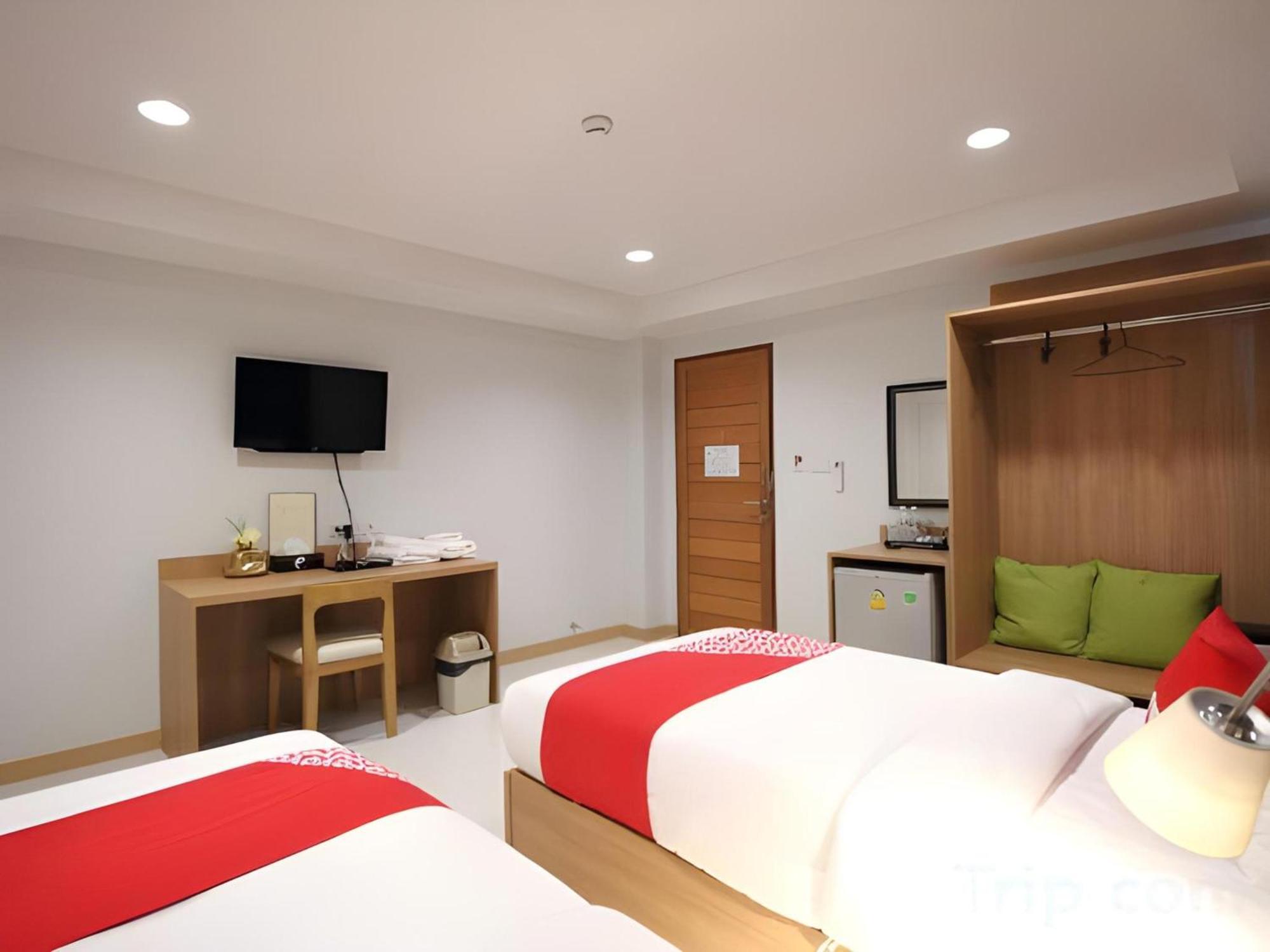 Super Oyo 483 Pannee Hotel Khaosan Banguecoque Exterior foto