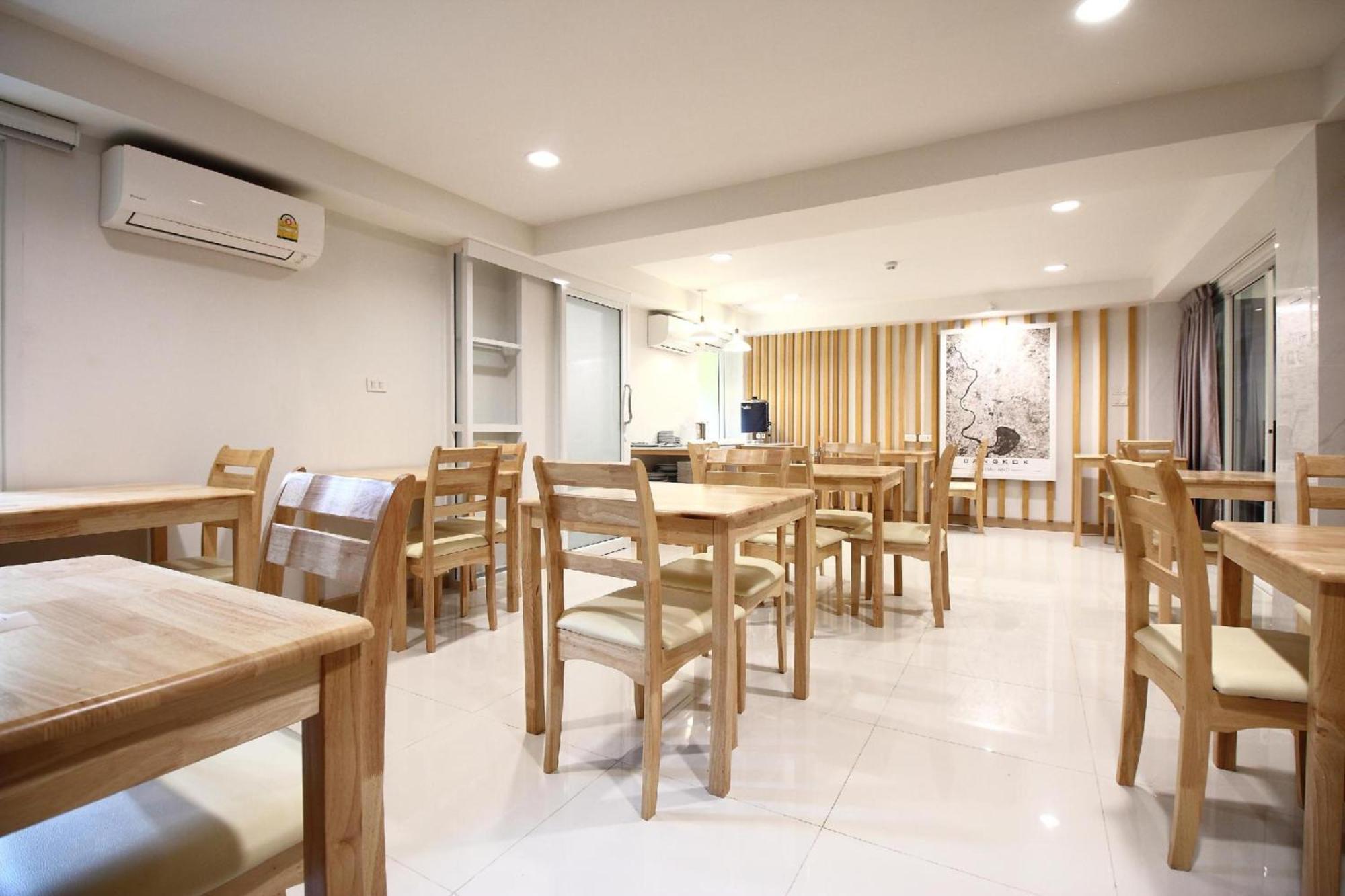 Super Oyo 483 Pannee Hotel Khaosan Banguecoque Exterior foto